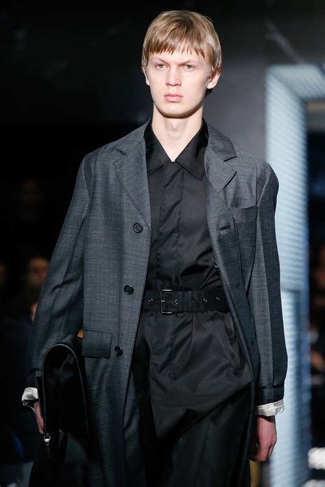 sfilata prada uomo 2015|Prada Fall 2015 Menswear Fashion Show .